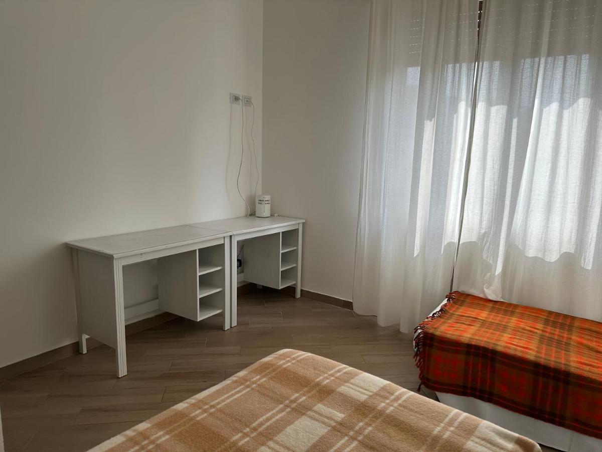 Appartamento Via Centro เวโรนา ภายนอก รูปภาพ